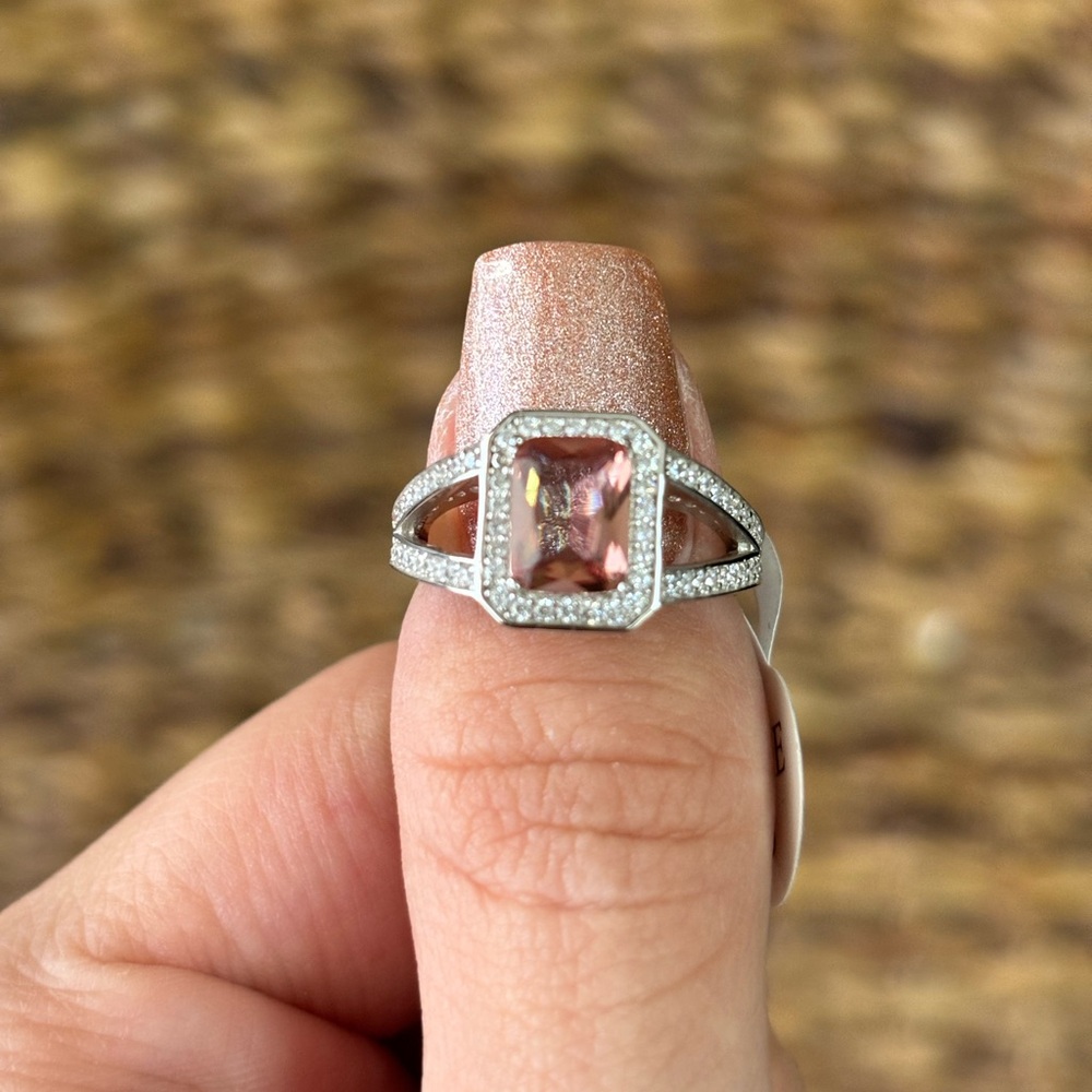 Size 6 2.00 CT Sultanite Emerald Cut w/ Diamond Accents